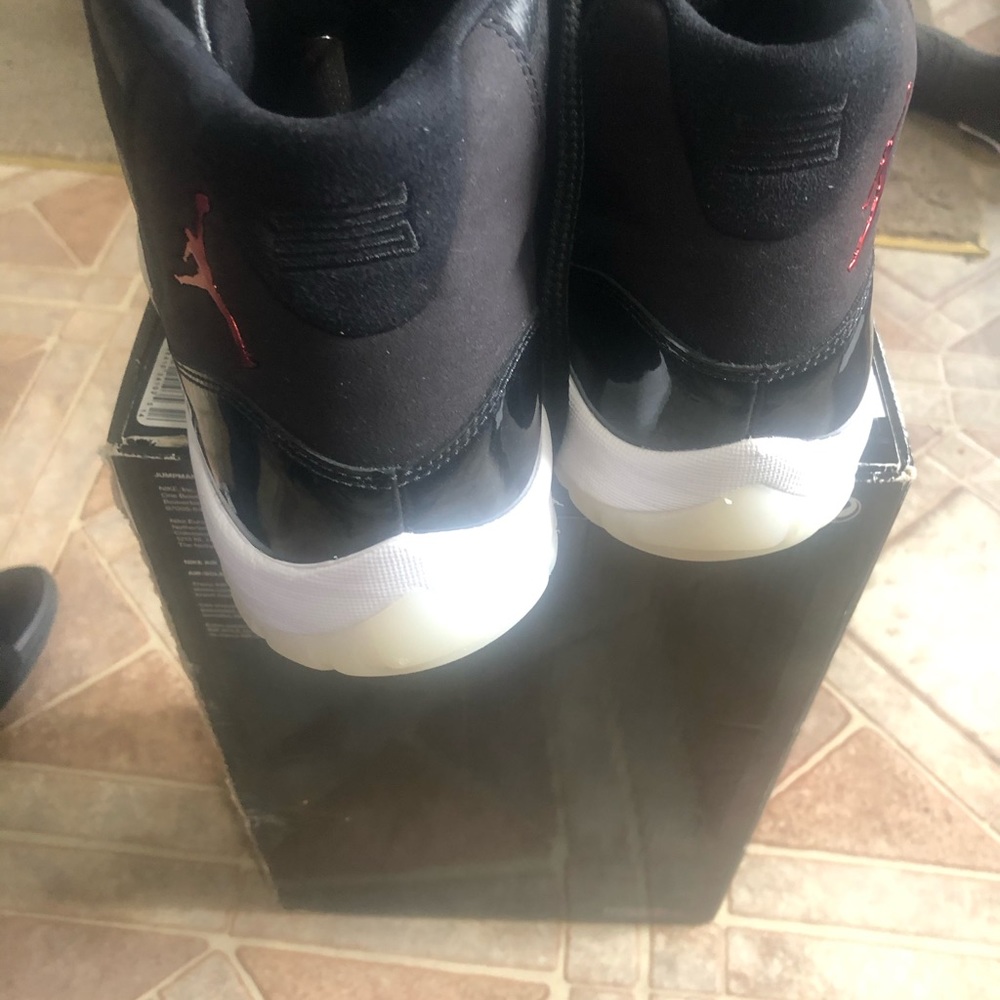 Retro 11 - Picture 3 of 3